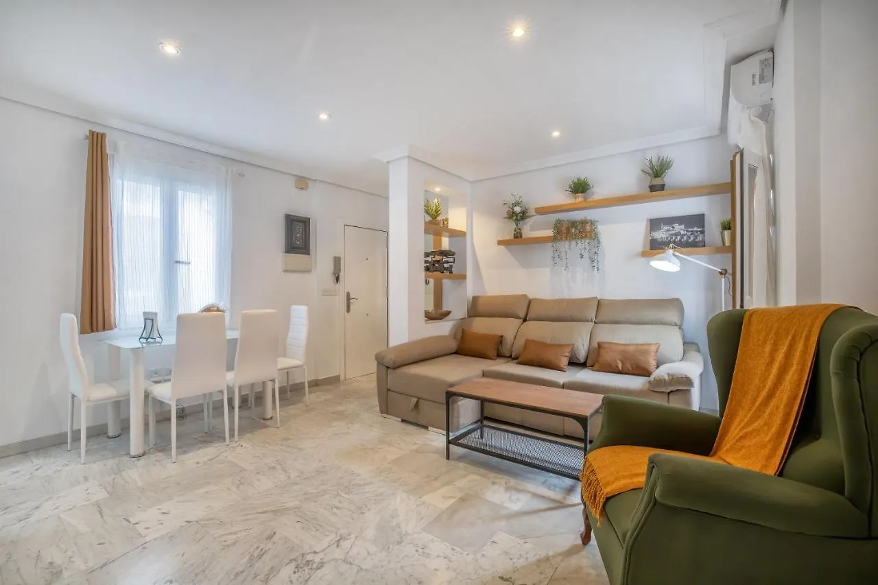 Zafiro Apartment&Parking In The Historical Centre contacts